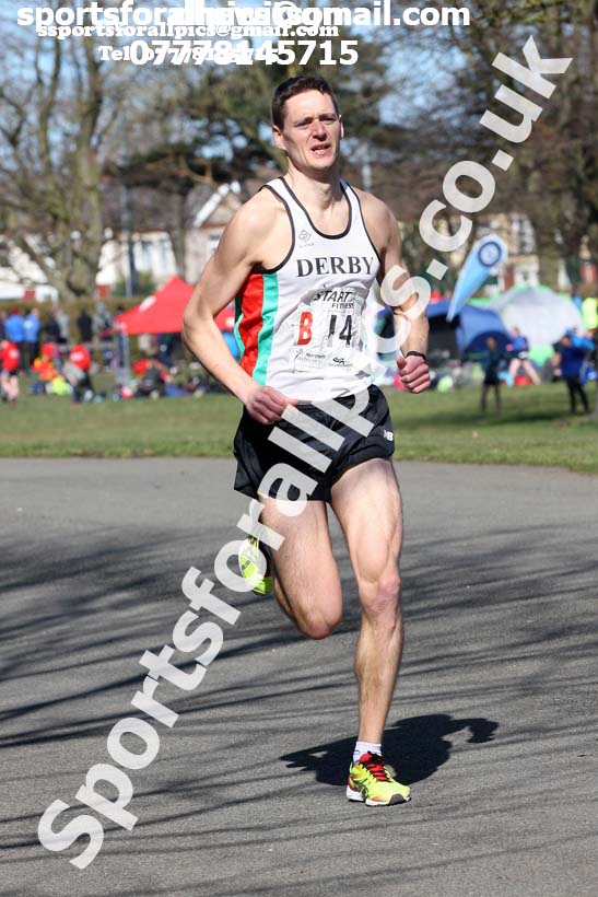 Senior mens Northern 12 Stage Road Relay Champs., Birkenhead Park. Photo: David T. Hewitson/Sports for All Pics